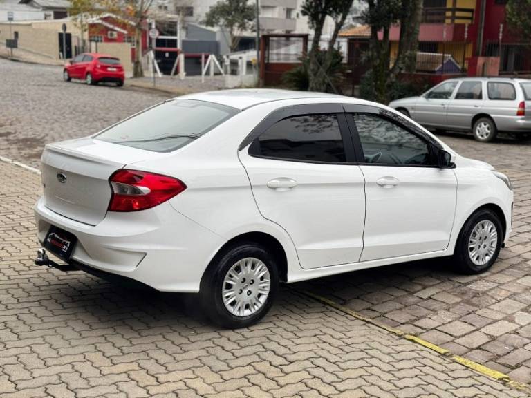 FORD - KA + - 2019/2019 - Branca - R$ 52.900,00