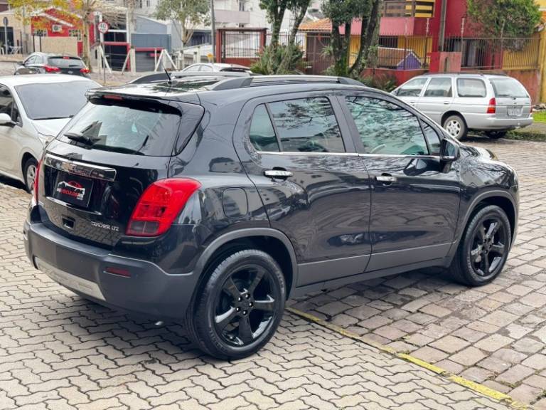CHEVROLET - TRACKER - 2015/2015 - Preta - R$ 69.900,00