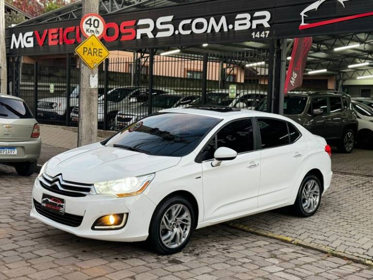 CITROËN - C4 LOUNGE - 2015/2015 - Branca - R$ 56.900,00
