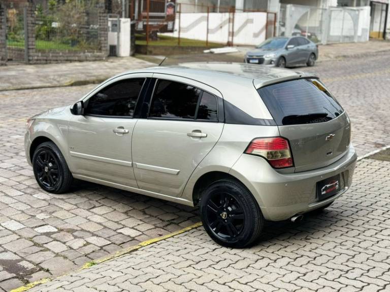 CHEVROLET - AGILE - 2011/2011 - Bege - R$ 34.900,00