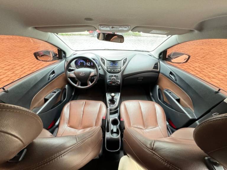 HYUNDAI - HB20 - 2019/2019 - Branca - R$ 53.900,00