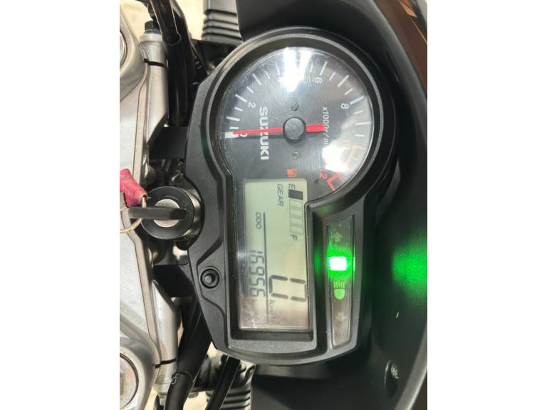 SUZUKI - GSR - 2016/2016 - Prata - R$ 7.900,00