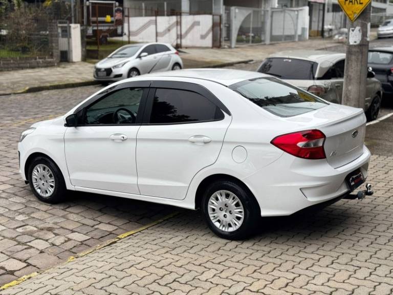 FORD - KA + - 2019/2019 - Branca - R$ 52.900,00