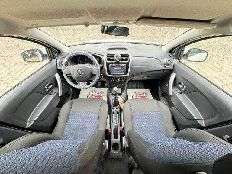 RENAULT - SANDERO - 2016/2016 - Branca - R$ 39.500,00