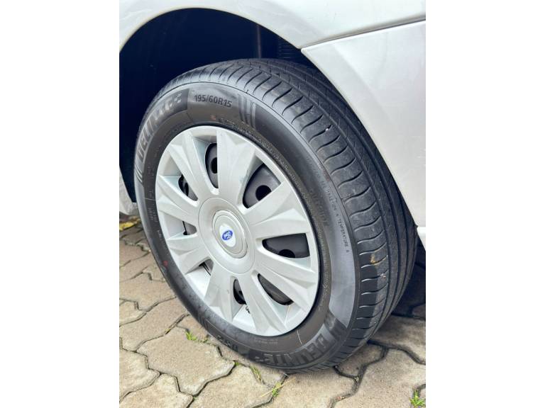 FORD - FOCUS - 2007/2007 - Prata - Sob Consulta