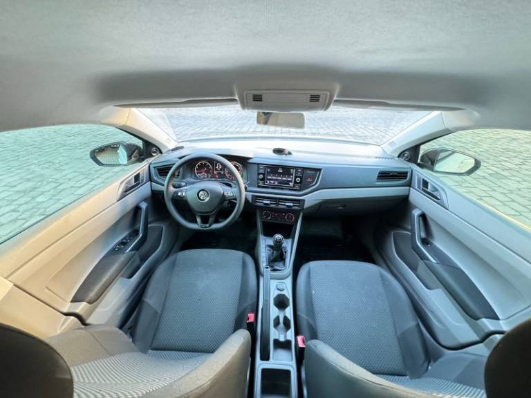 VOLKSWAGEN - POLO - 2018/2018 - Branca - R$ 67.900,00