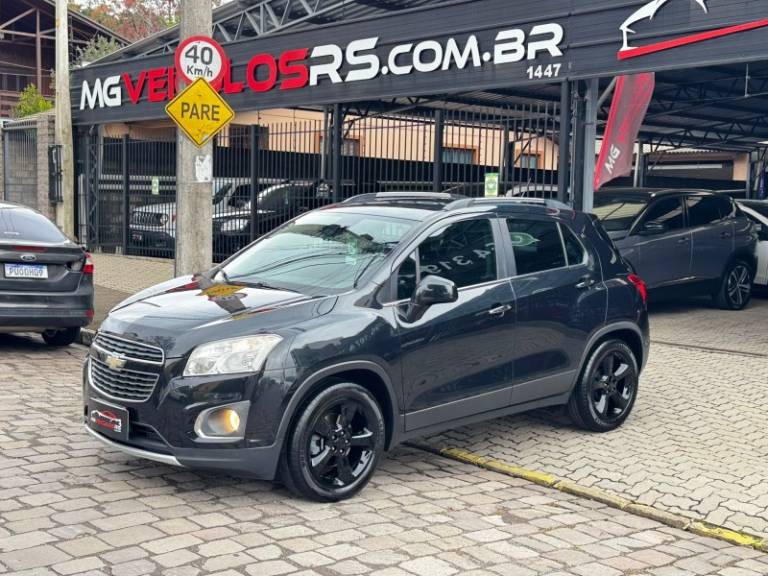 CHEVROLET - TRACKER - 2015/2015 - Preta - R$ 69.900,00