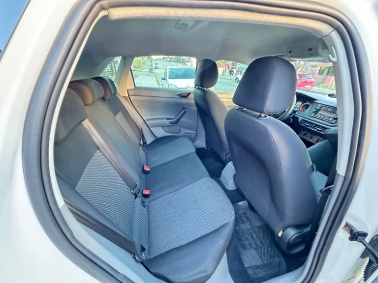 VOLKSWAGEN - POLO - 2018/2018 - Branca - R$ 67.900,00