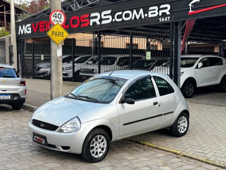 FORD - KA - 2005/2006 - Prata - R$ 17.900,00