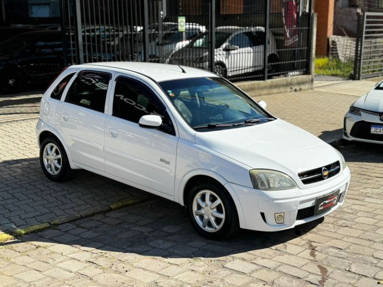 CHEVROLET - CORSA - 2005/2005 - Branca - R$ 24.900,00