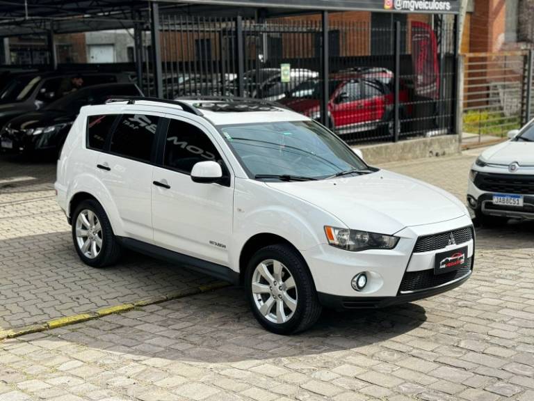 MITSUBISHI - OUTLANDER - 2012/2012 - Branca - R$ 55.000,00
