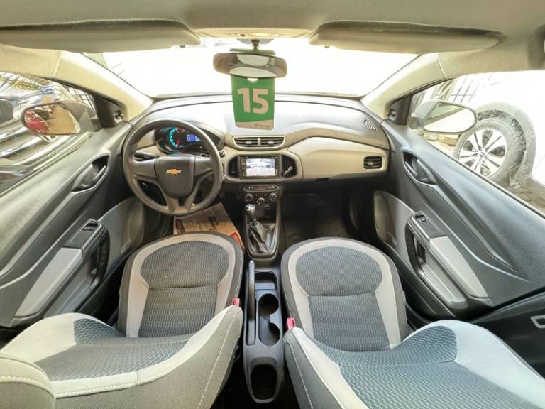 CHEVROLET - ONIX - 2015/2015 - Branca - R$ 40.900,00