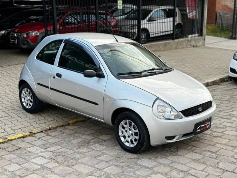 FORD - KA - 2005/2006 - Prata - R$ 17.900,00