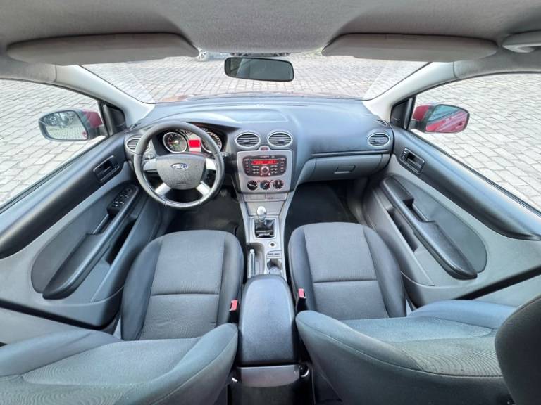 FORD - FOCUS - 2010/2010 - Vermelha - R$ 38.900,00
