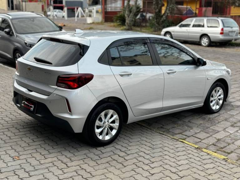 CHEVROLET - ONIX - 2021/2021 - Prata - R$ 71.900,00