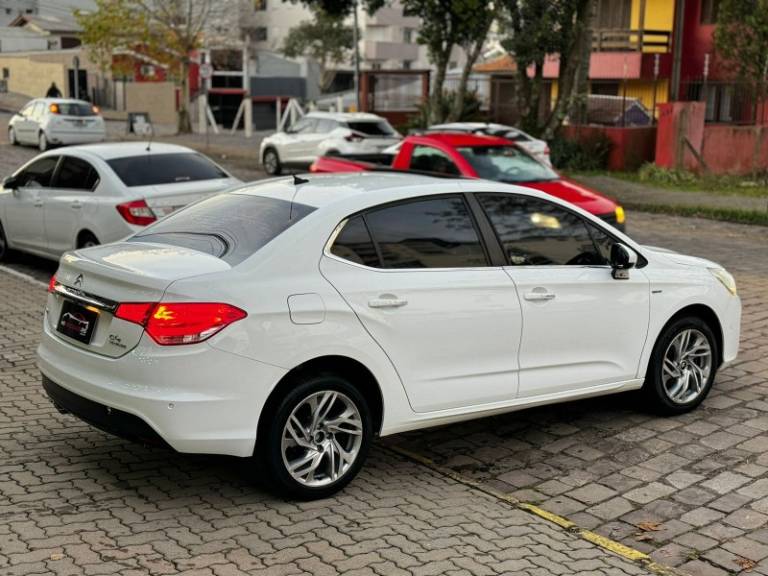 CITROËN - C4 LOUNGE - 2015/2015 - Branca - R$ 56.900,00