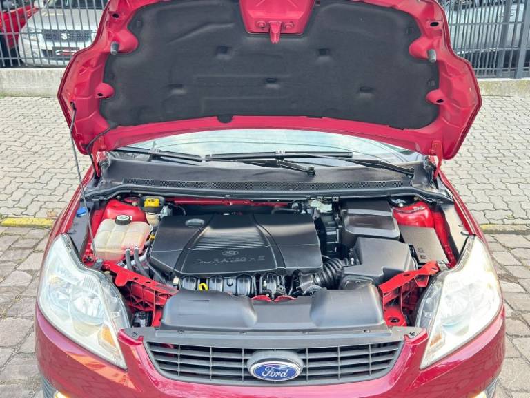 FORD - FOCUS - 2010/2010 - Vermelha - R$ 38.900,00