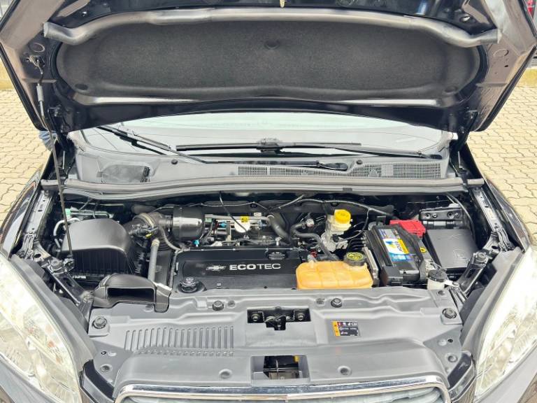 CHEVROLET - TRACKER - 2015/2015 - Preta - R$ 69.900,00