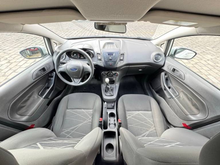 FORD - FIESTA - 2016/2015 - Bronze - R$ 48.900,00