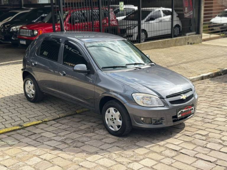 CHEVROLET - CELTA - 2012/2012 - Cinza - R$ 29.900,00