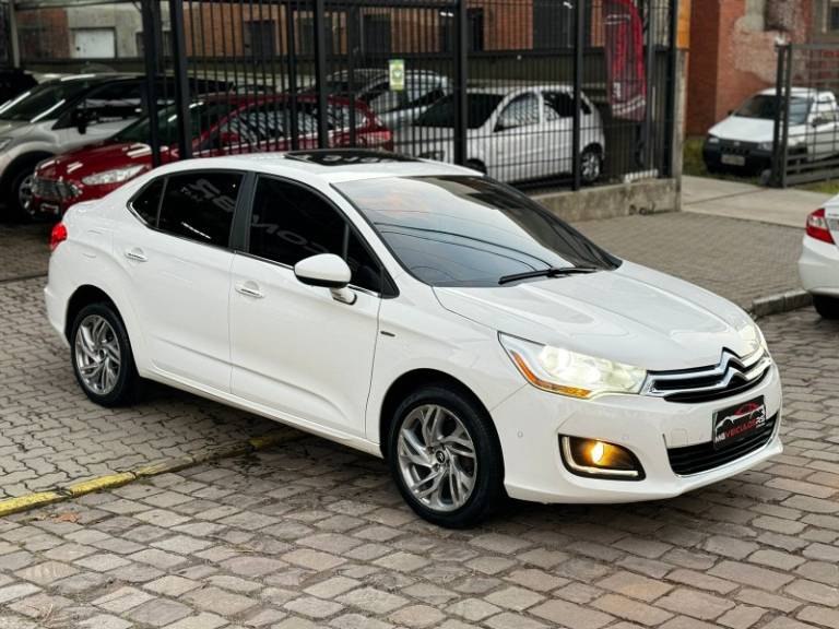 CITROËN - C4 LOUNGE - 2015/2015 - Branca - R$ 56.900,00