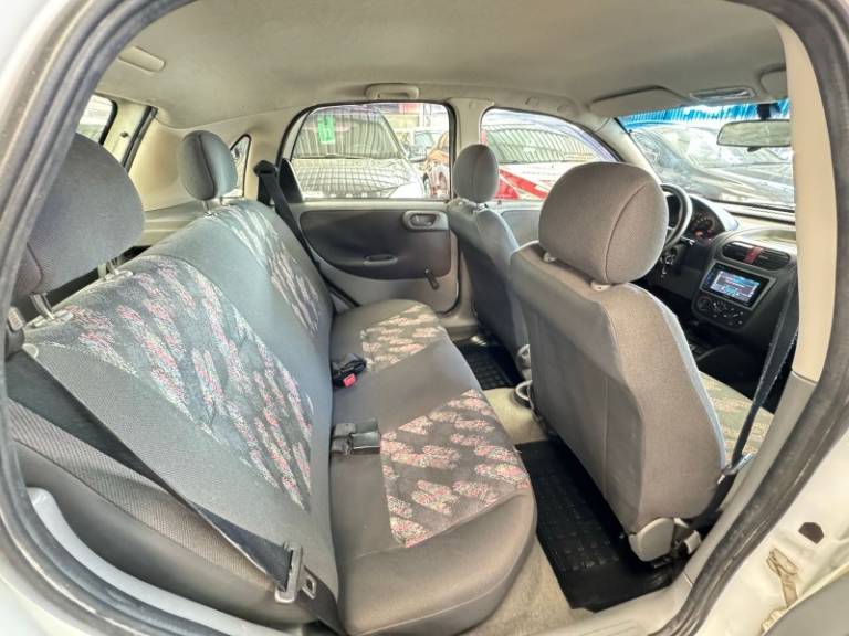 CHEVROLET - CORSA - 2005/2005 - Branca - R$ 24.900,00