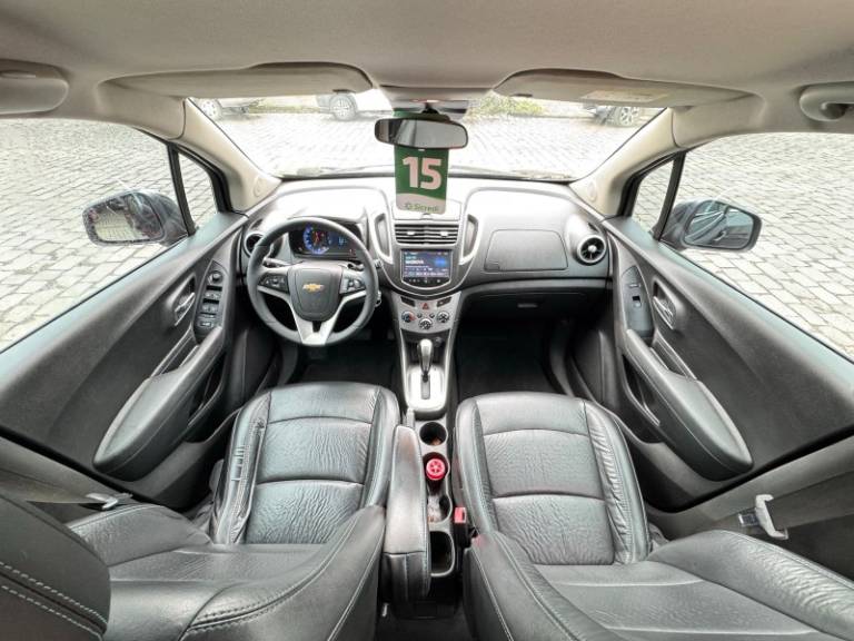CHEVROLET - TRACKER - 2015/2015 - Preta - R$ 69.900,00