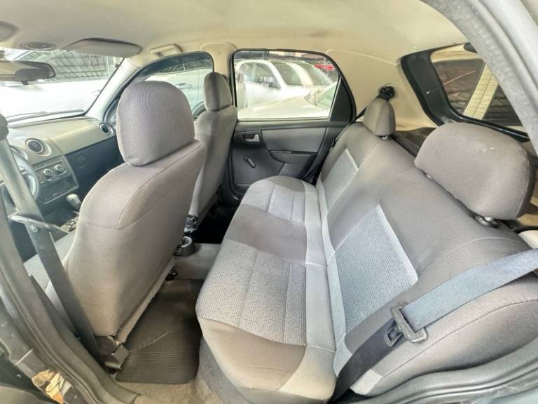 CHEVROLET - CELTA - 2012/2012 - Cinza - R$ 29.900,00