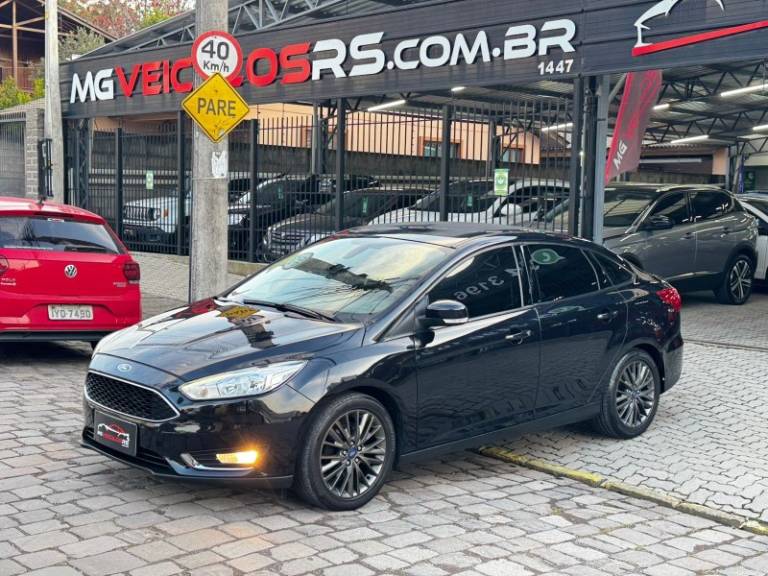 FORD - FOCUS - 2018/2018 - Preta - R$ 59.900,00