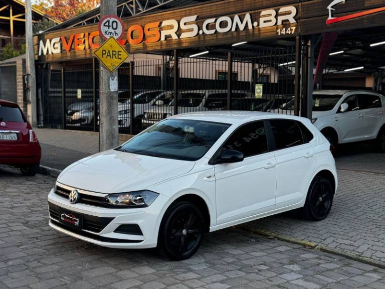 VOLKSWAGEN - POLO - 2018/2018 - Branca - R$ 67.900,00