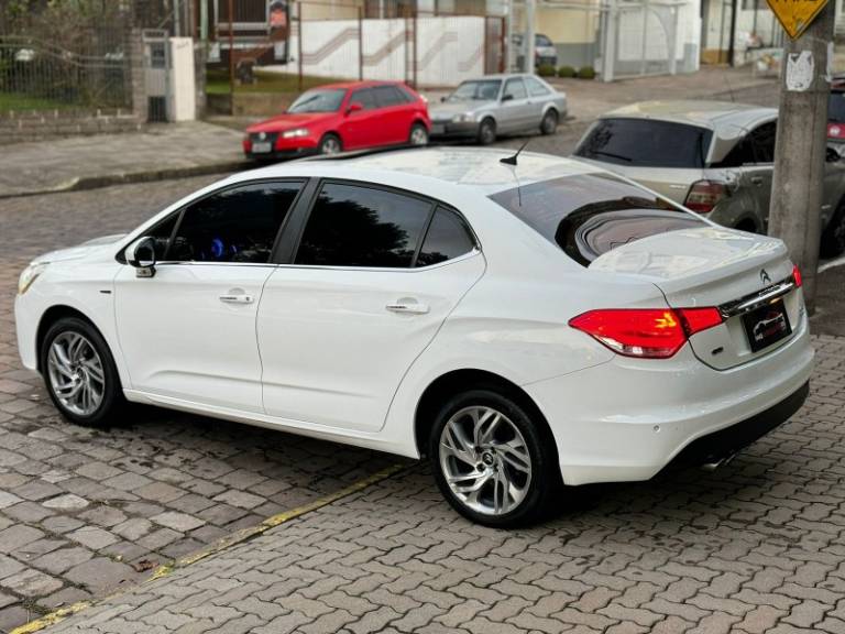 CITROËN - C4 LOUNGE - 2015/2015 - Branca - R$ 56.900,00