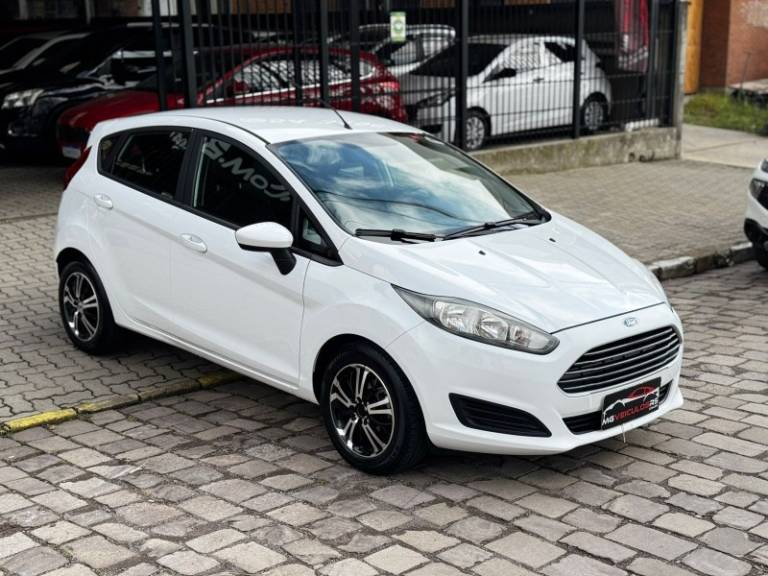 FORD - FIESTA - 2016/2015 - Bronze - R$ 48.900,00