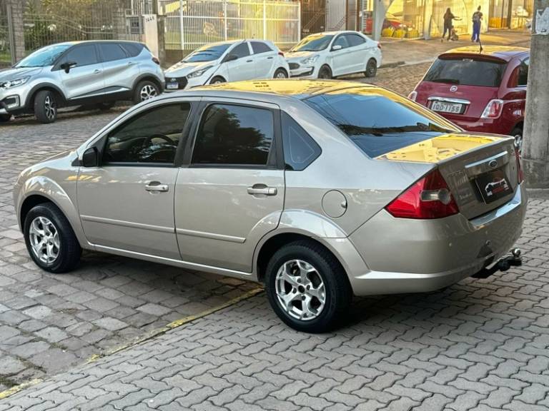 FORD - FIESTA - 2007/2007 - Prata - R$ 23.900,00