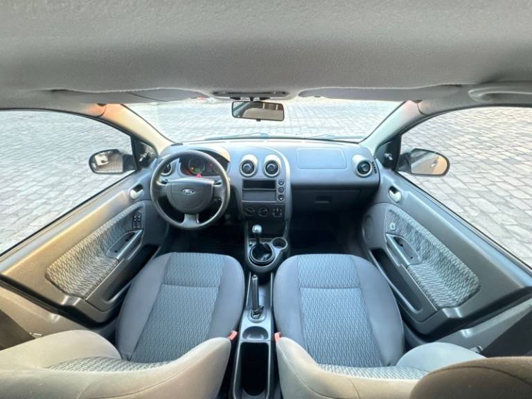 FORD - FIESTA - 2007/2007 - Prata - R$ 23.900,00