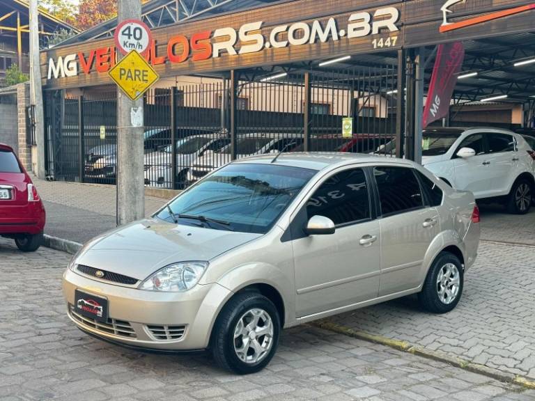 FORD - FIESTA - 2007/2007 - Prata - R$ 23.900,00