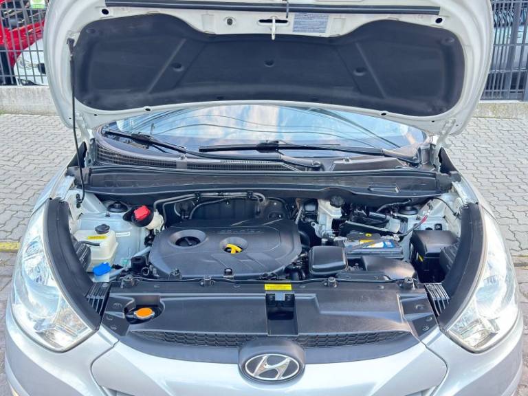 HYUNDAI - IX35 - 2013/2013 - Prata - R$ 67.900,00